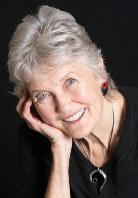 Peggy-Seeger-3-credit-Vicki-Sharp-Photography-copy-2.jpg