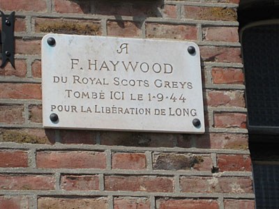 47-memorial-to-WW1-soldier.jpg