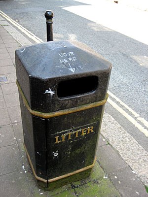 71-LONDON-Vote-here-LITTER.jpg
